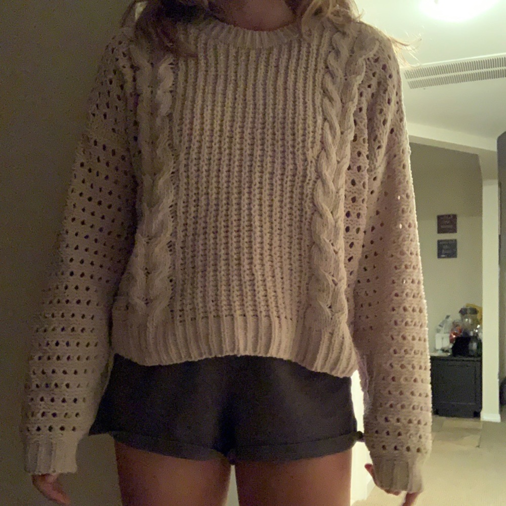 Hollister knit beige sweater